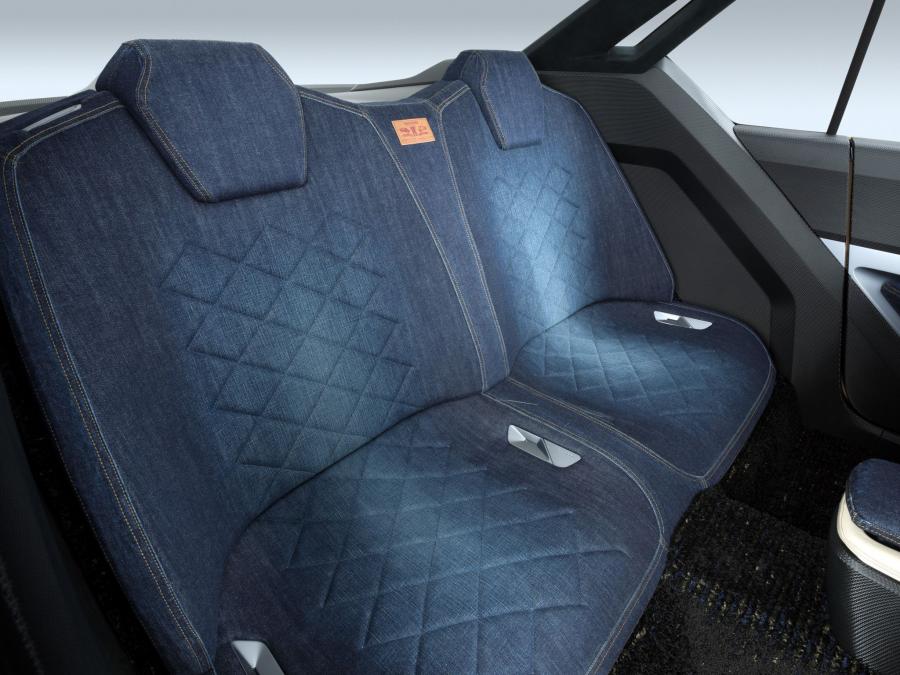 Интерьер Nissan IDx Freeflow Concept 2013 года  (фото 12 из 28)